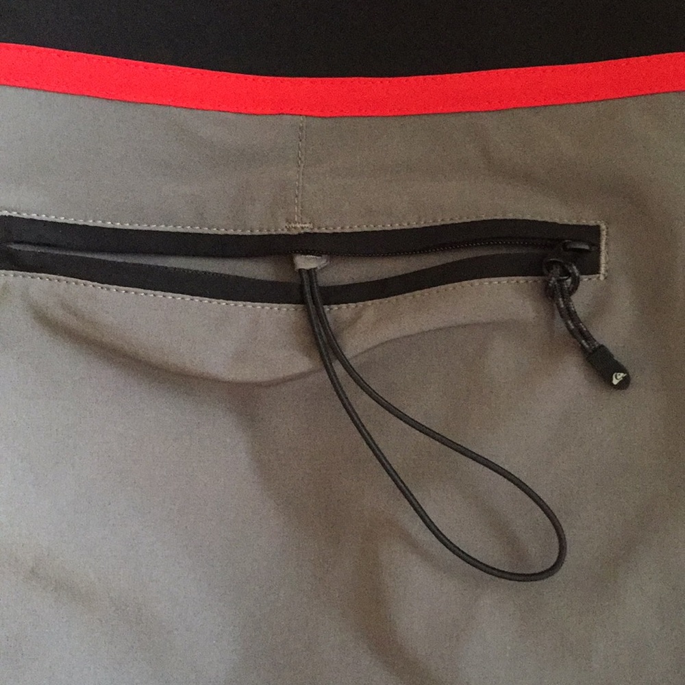 NWT Quicksilver swim trunks - Picture 7 of 7